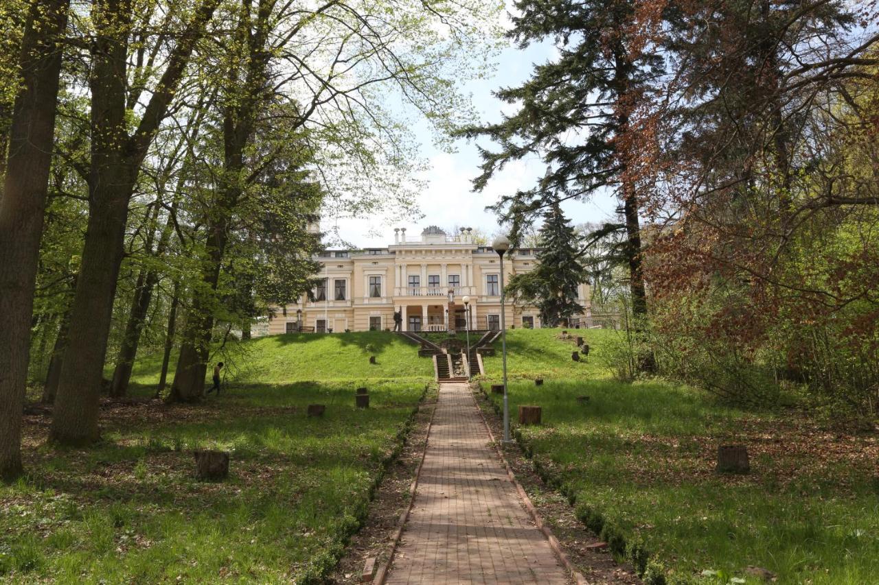 Palac Biedrusko Hotel Poznan Exterior photo