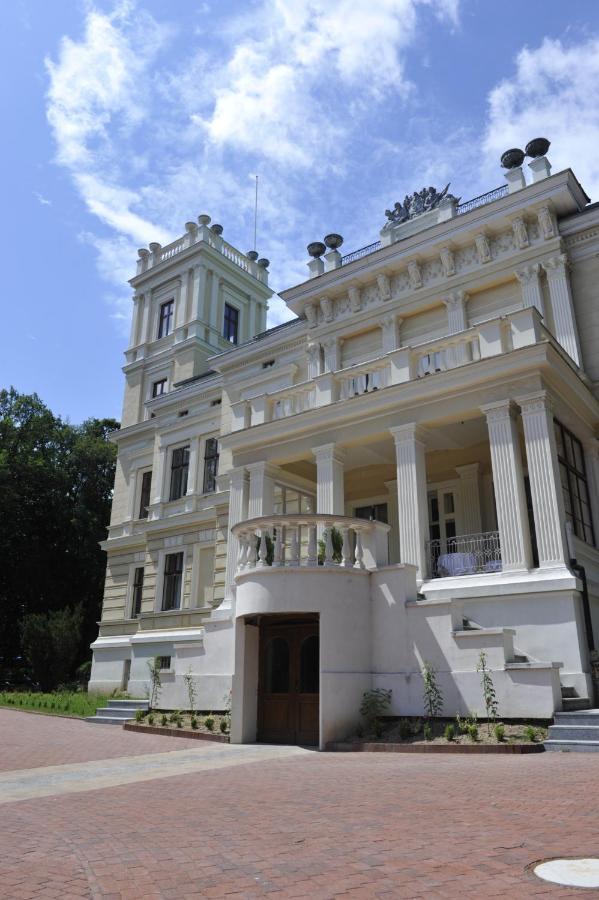 Palac Biedrusko Hotel Poznan Exterior photo